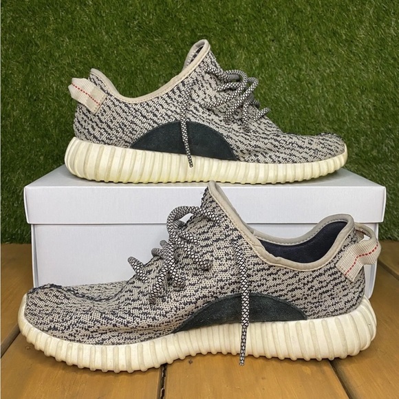 Used Yeezy 350 Turtle doves (2015). - Picture 2 of 9